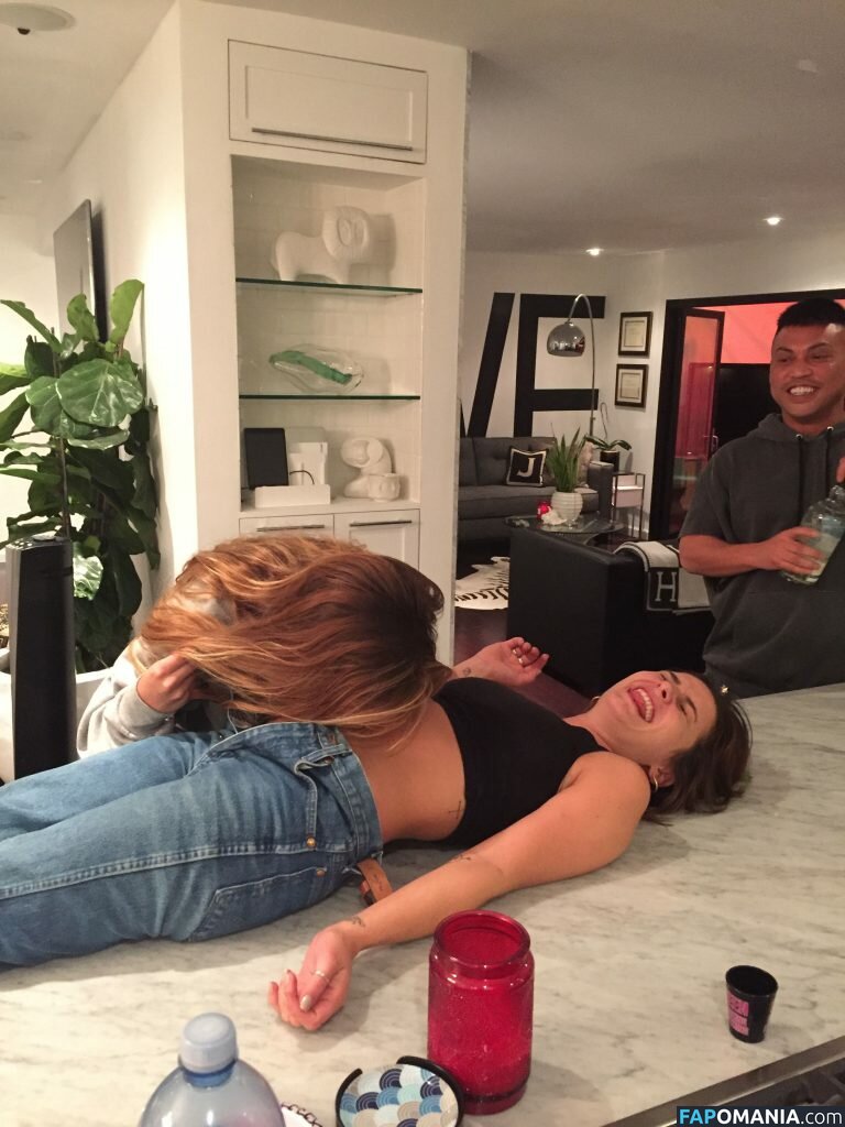 Addison Timlin Nago Przeciekłe zdjęcie #16