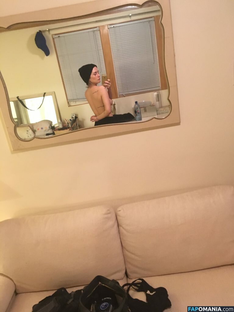 Addison Timlin Nago Przeciekłe zdjęcie #52