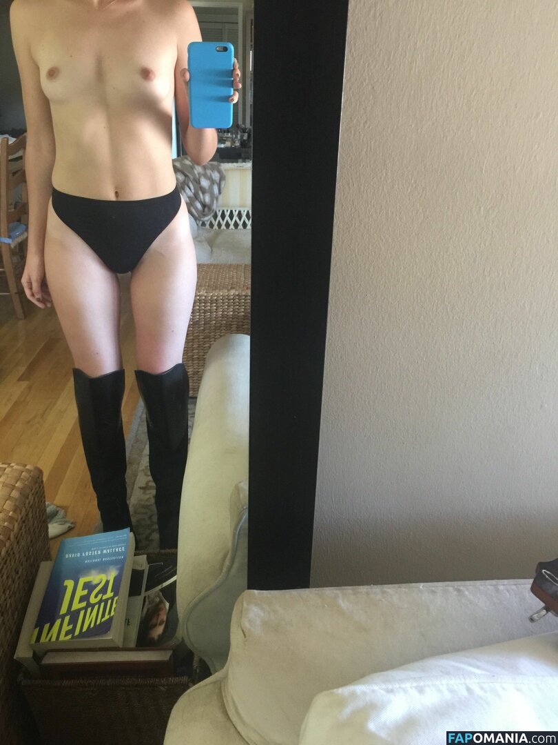 Alexa Nikolas Nago Przeciekłe zdjęcie #24