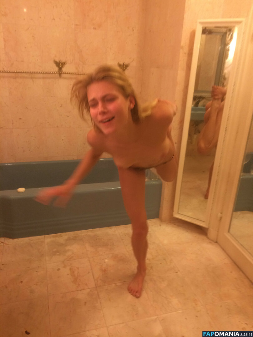 Allegra Carpenter Nago Przeciekłe zdjęcie #20