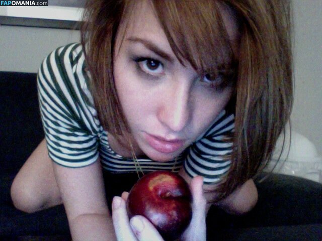 Allison Scagliotti Nago Przeciekłe zdjęcie #6