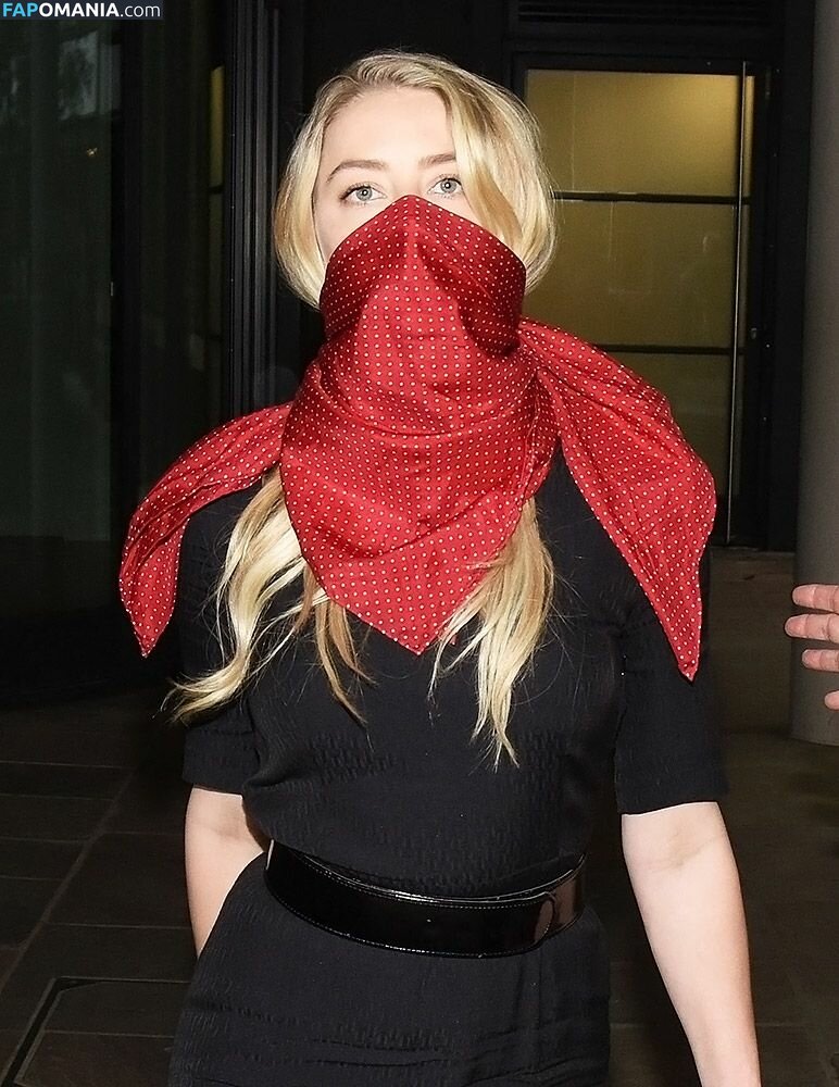 Amber Heard Nago Przeciekłe zdjęcie #57