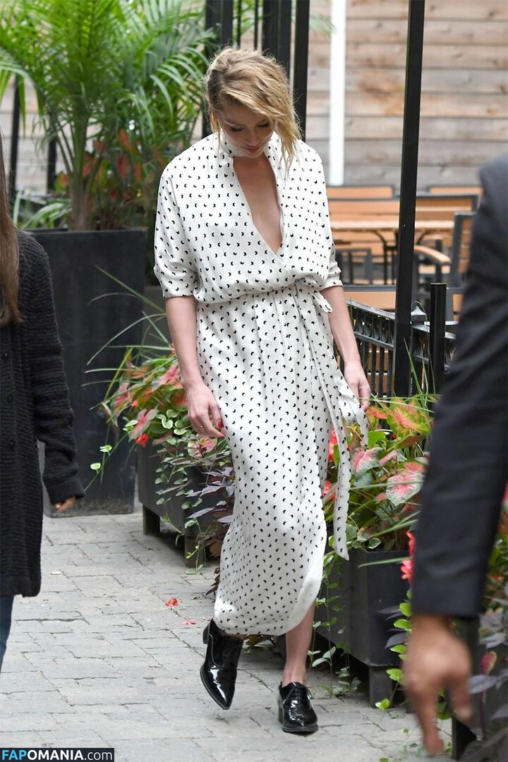 Amber Heard Nago Przeciekłe zdjęcie #209