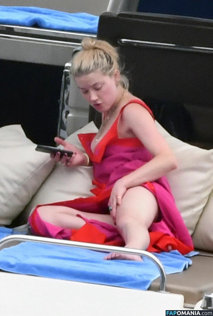 Amber Heard Nago Przeciekłe zdjęcie #247