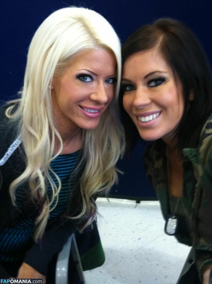 Angelina Love Nago Przeciekłe zdjęcie #1