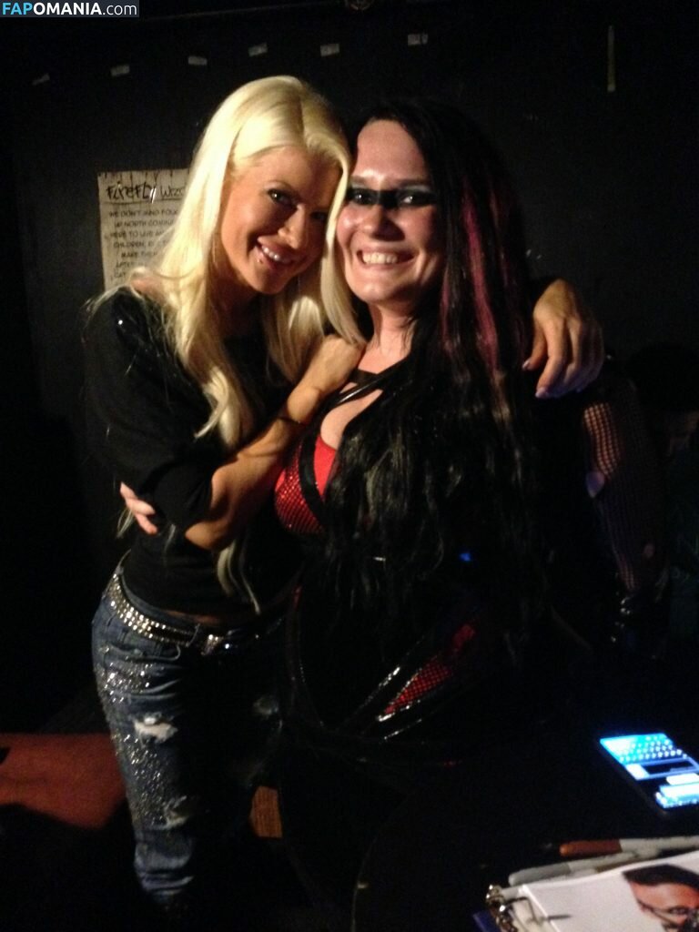 Angelina Love Nago Przeciekłe zdjęcie #3