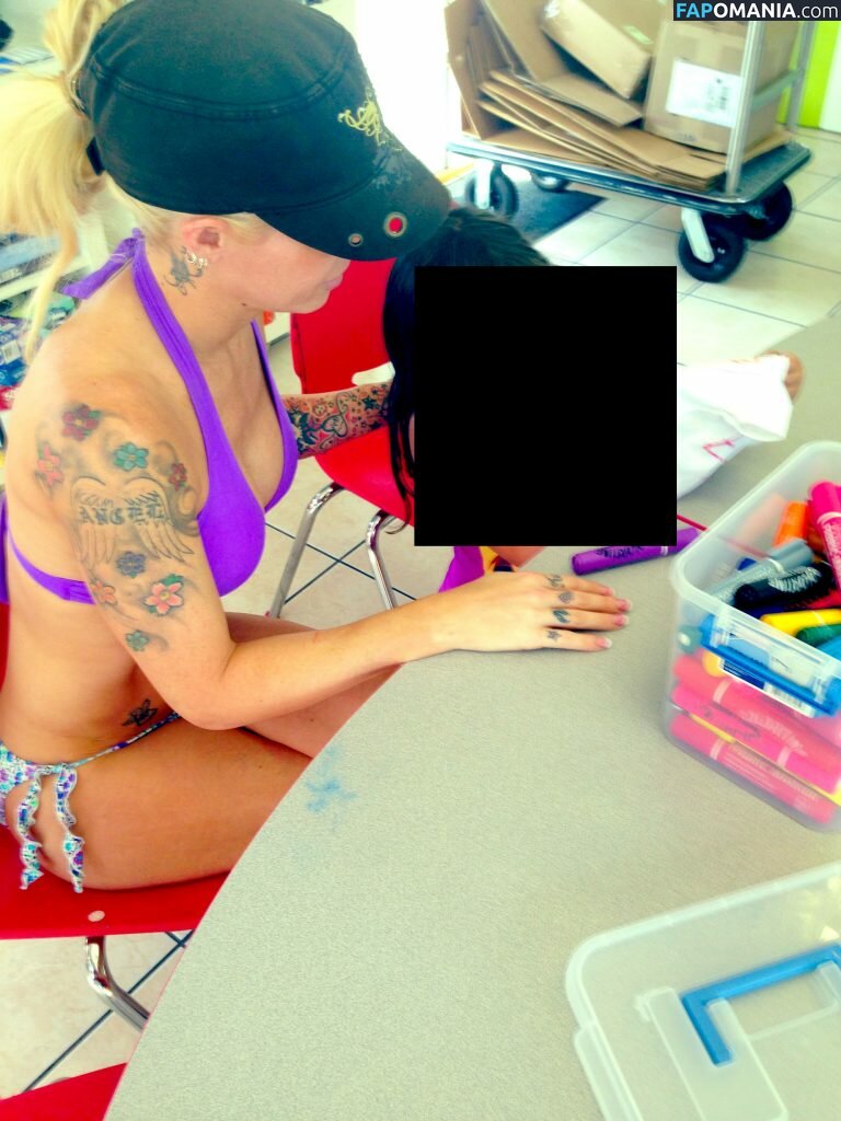 Angelina Love Nago Przeciekłe zdjęcie #9