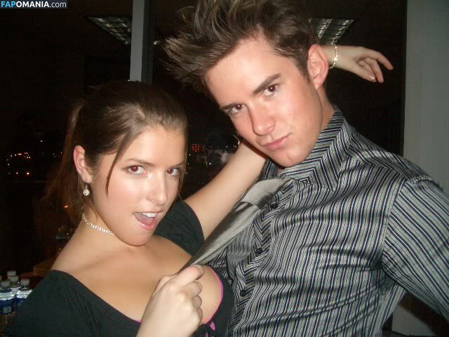 Anna Kendrick Nago Przeciekłe zdjęcie #16