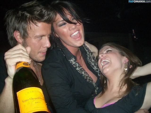 Anna Kendrick Nago Przeciekłe zdjęcie #24