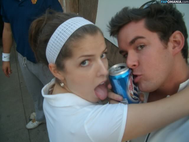 Anna Kendrick Nago Przeciekłe zdjęcie #26