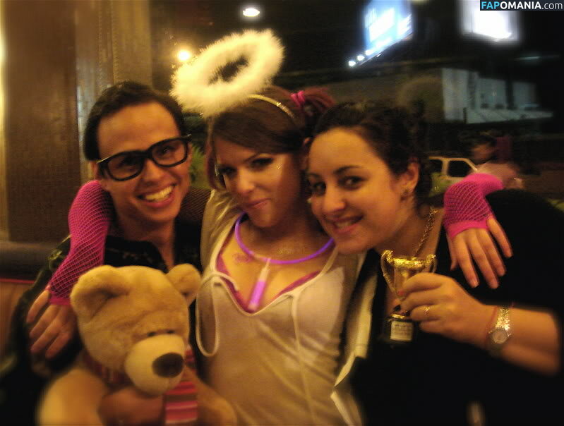 Anna Kendrick Nago Przeciekłe zdjęcie #29