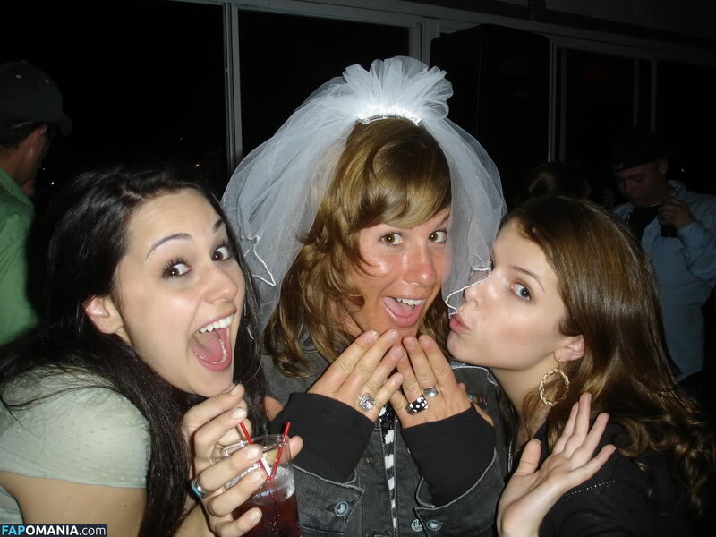 Anna Kendrick Nago Przeciekłe zdjęcie #35