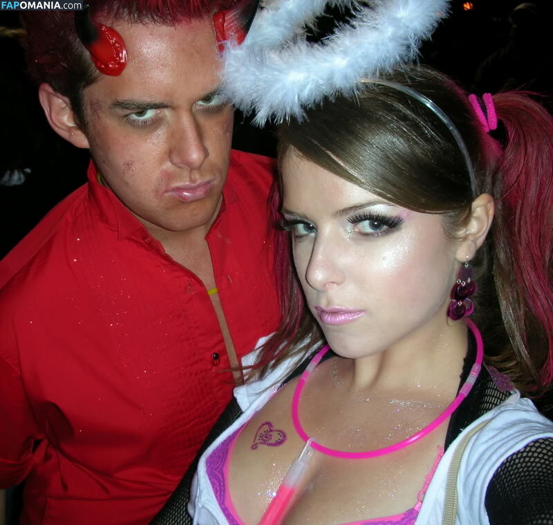 Anna Kendrick Nago Przeciekłe zdjęcie #54