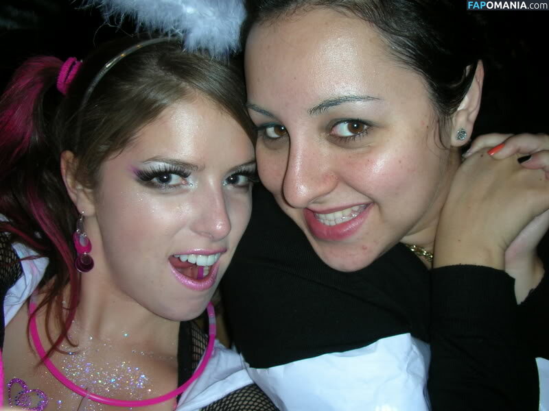 Anna Kendrick Nago Przeciekłe zdjęcie #60