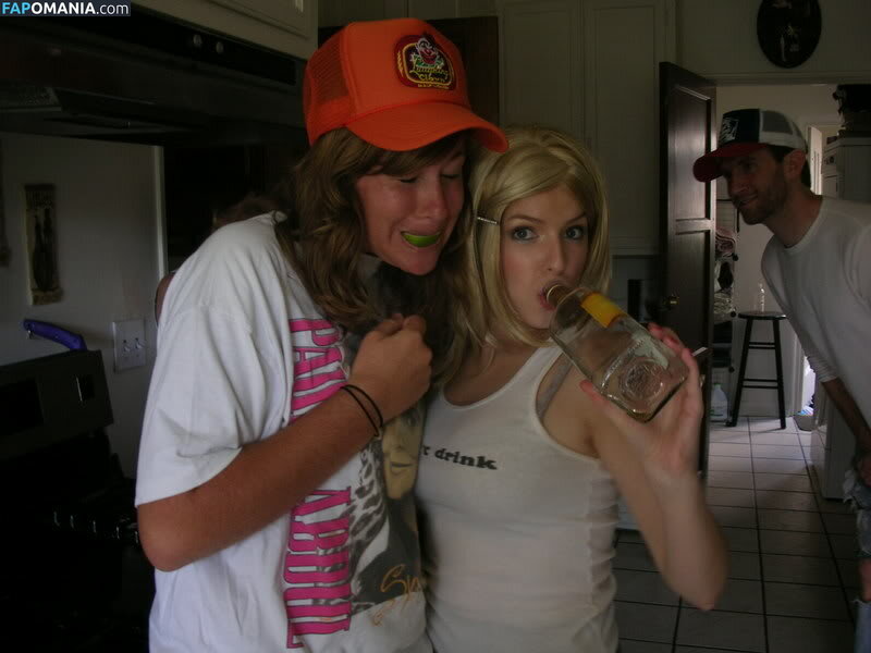 Anna Kendrick Nago Przeciekłe zdjęcie #81