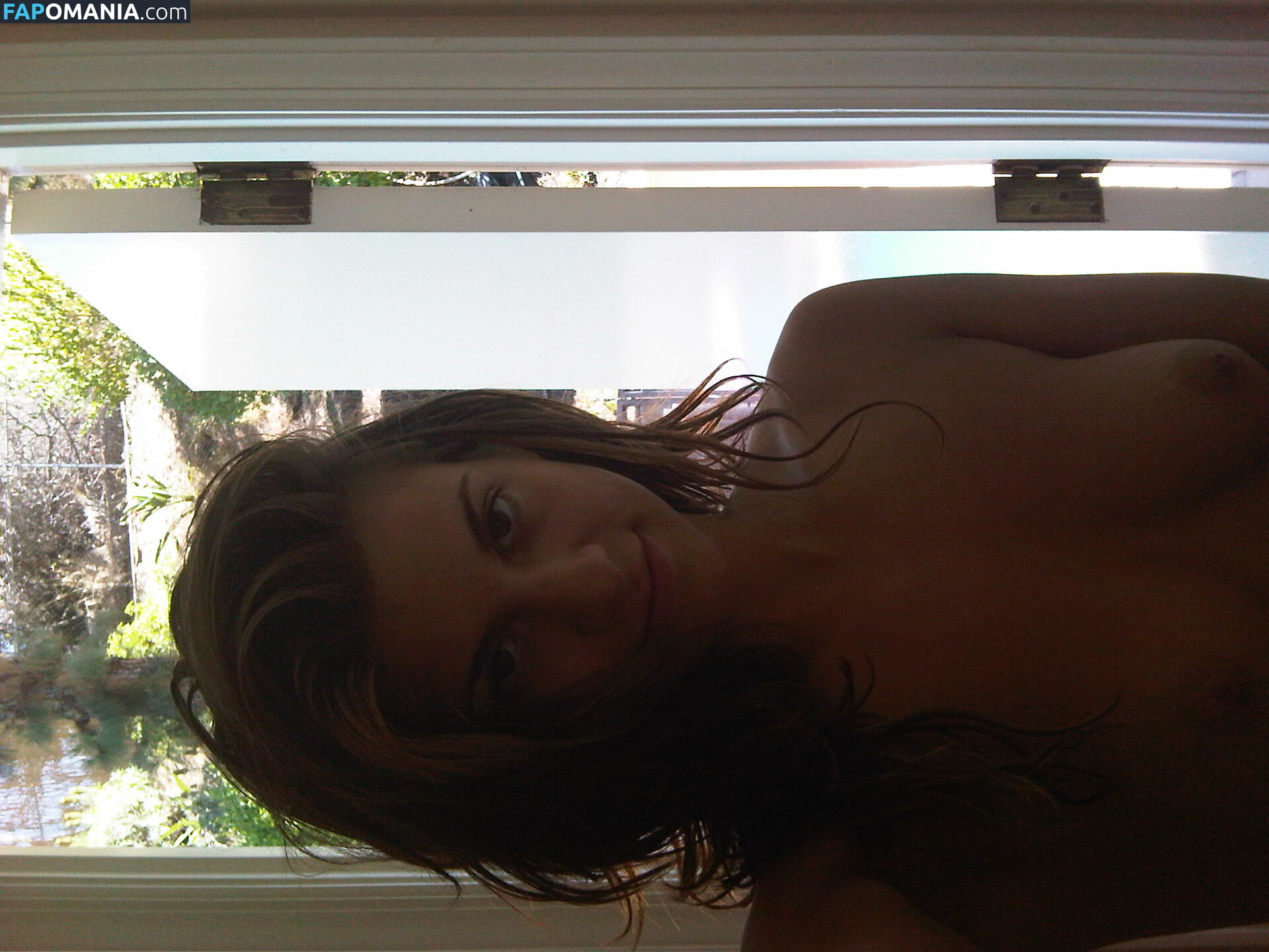 AnnaLynne McCord Nago Przeciekłe zdjęcie #14