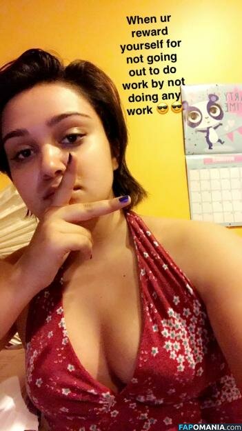Ariela Barer Nago Przeciekłe zdjęcie #3