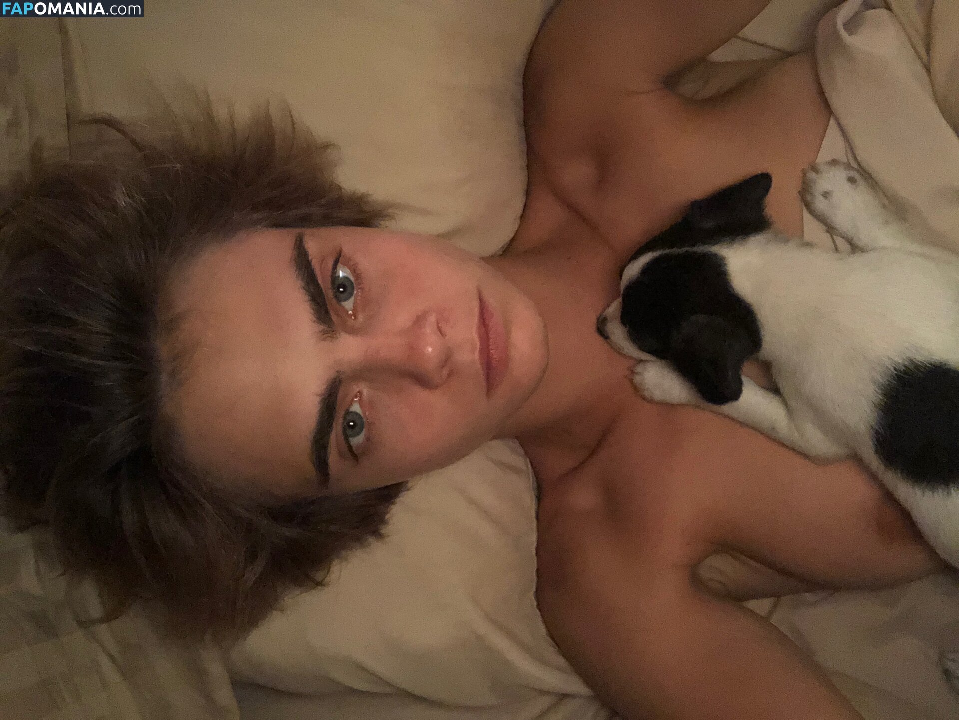 Ashley Benson And Cara Delevingne Nago Przeciekłe zdjęcie #36