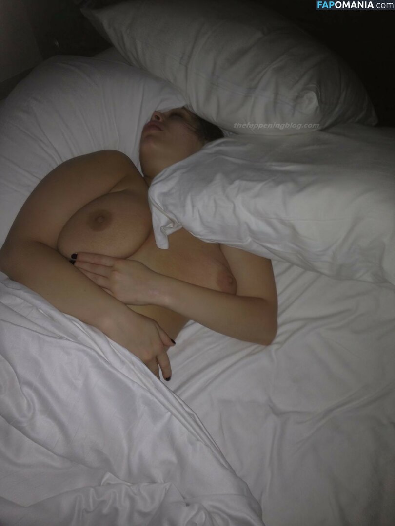 Ashley Graham Nago Przeciekłe zdjęcie #36