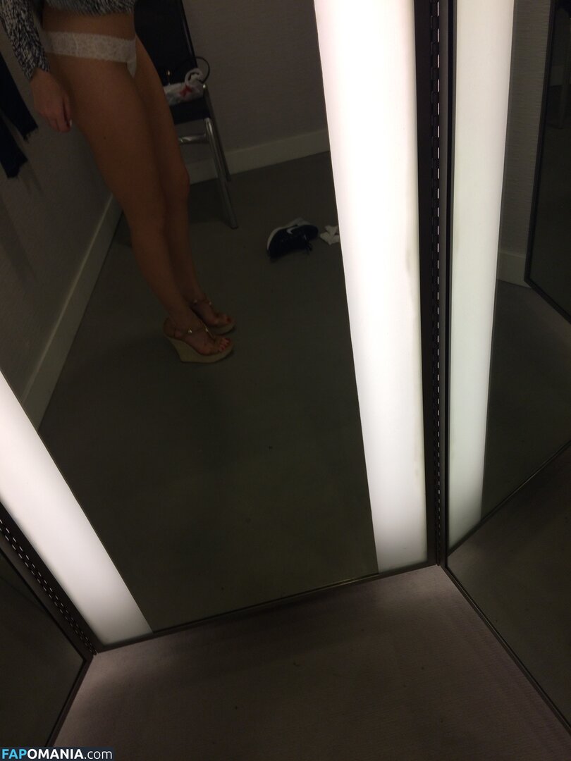 Ashley Mulheron Nago Przeciekłe zdjęcie #128