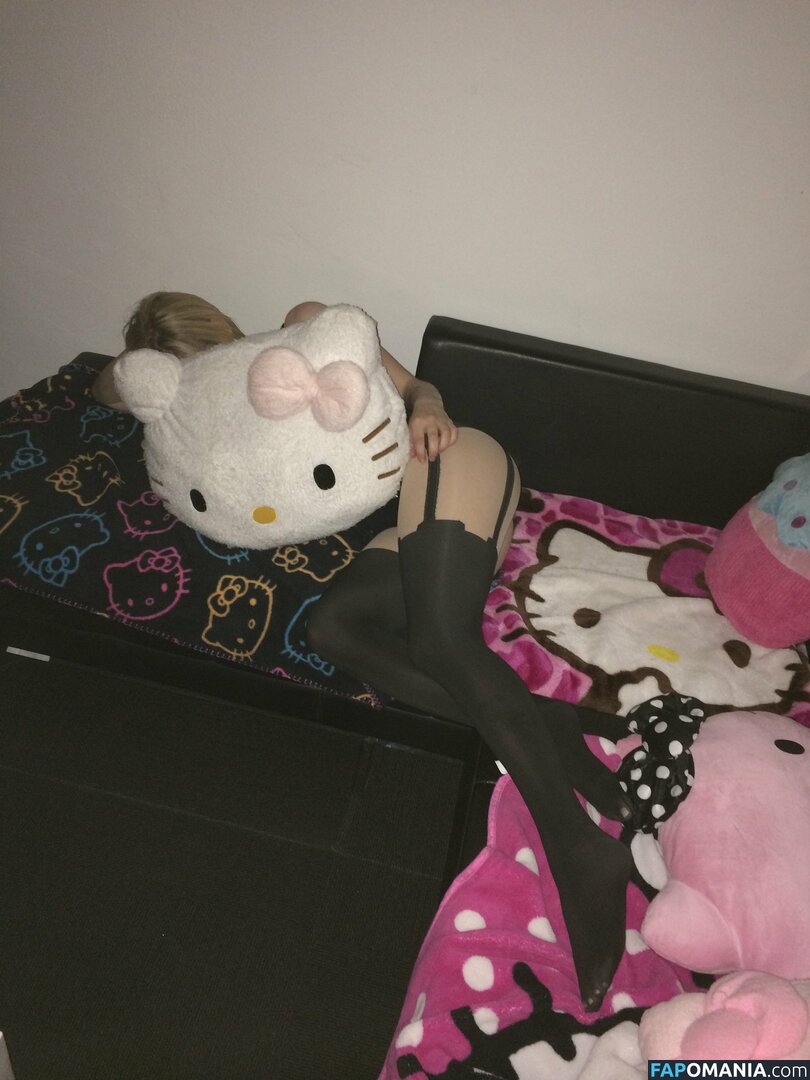 Avril Lavigne Nago Przeciekłe zdjęcie #13