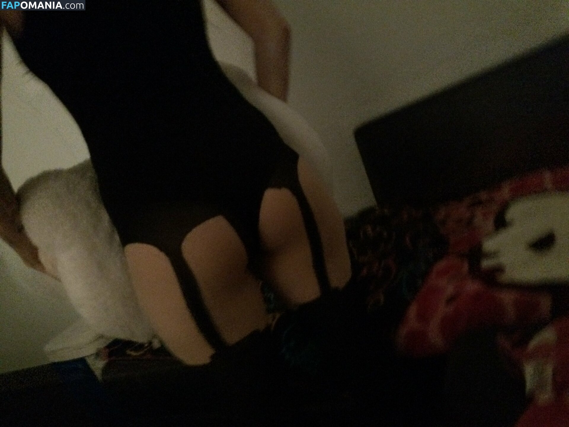 Avril Lavigne Nago Przeciekłe zdjęcie #18