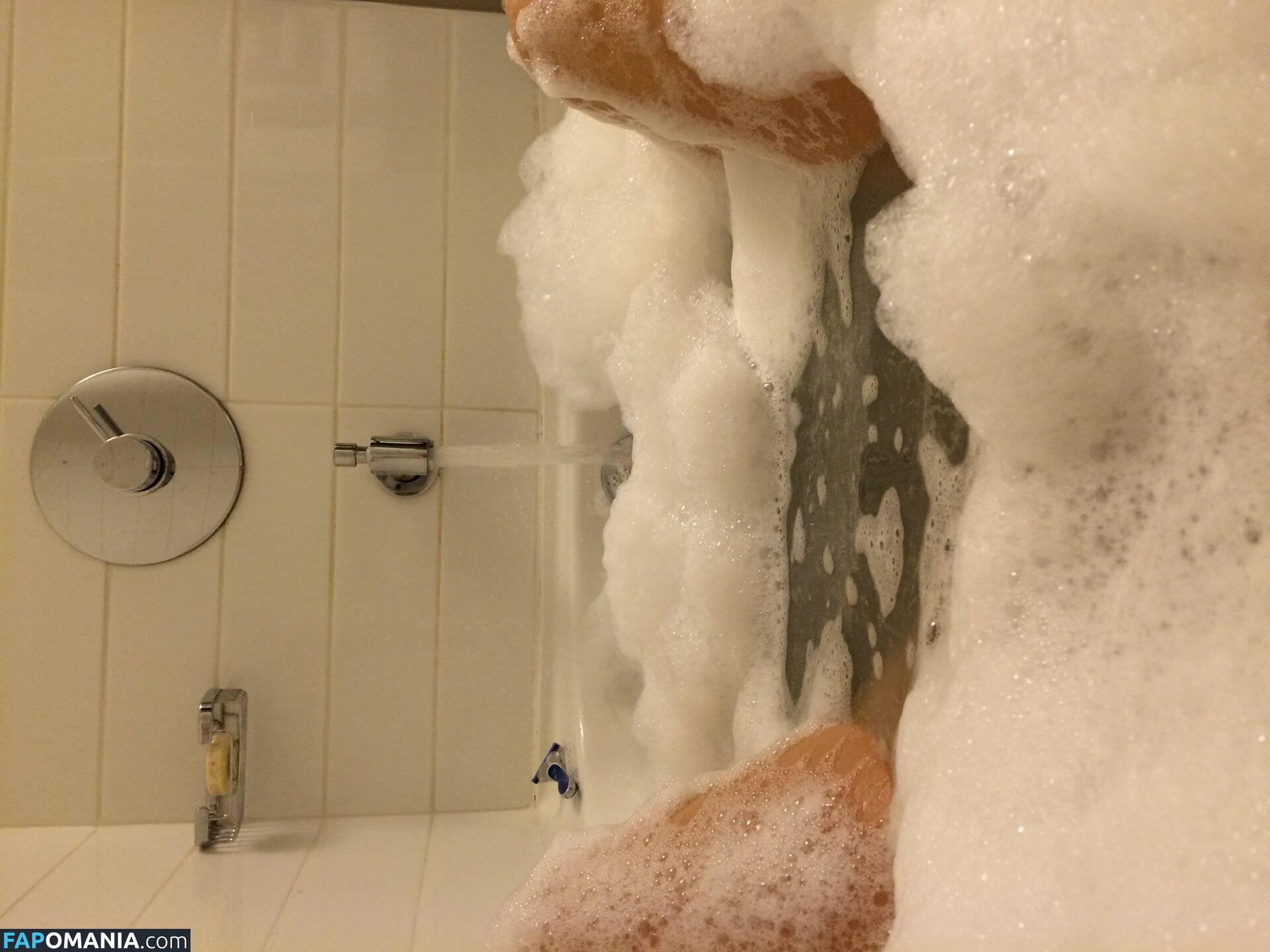 Britne Oldford Nago Przeciekłe zdjęcie #13