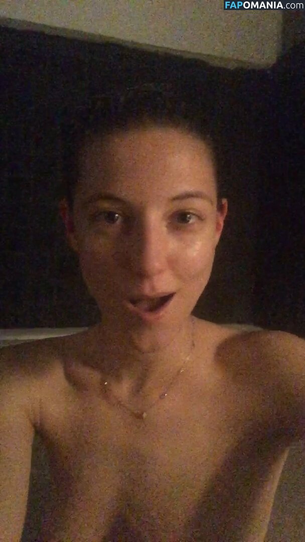 Caitlin Gerard Nago Przeciekłe zdjęcie #10