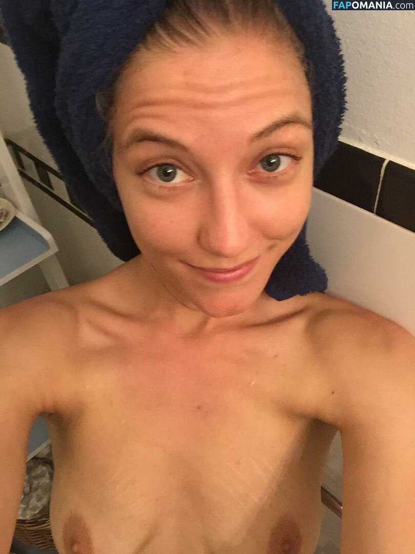 Caitlin Gerard Nago Przeciekłe zdjęcie #22