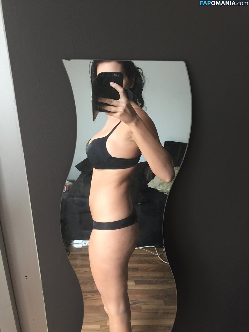 Carina Schwarz Nago Przeciekłe zdjęcie #181