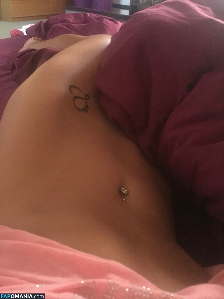 Carly Booth Nago Przeciekłe zdjęcie #4