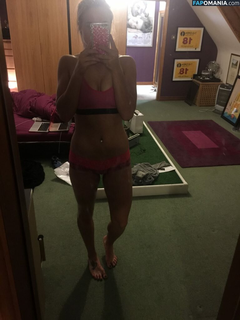 Carly Booth Nago Przeciekłe zdjęcie #11