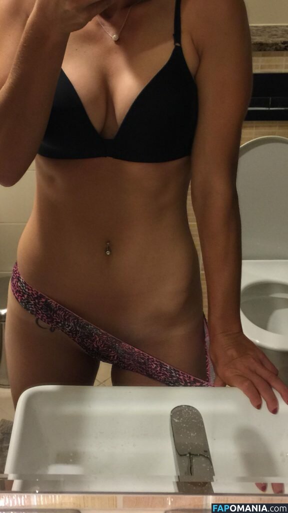 Carly Booth Nago Przeciekłe zdjęcie #12