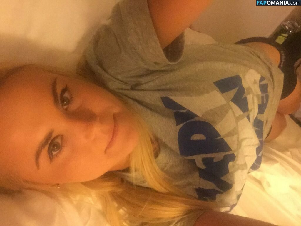 Carly Booth Nago Przeciekłe zdjęcie #35