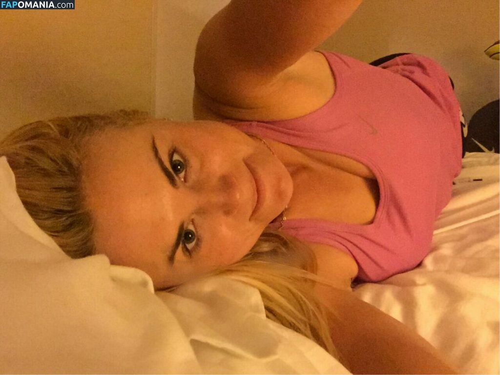 Carly Booth Nago Przeciekłe zdjęcie #54