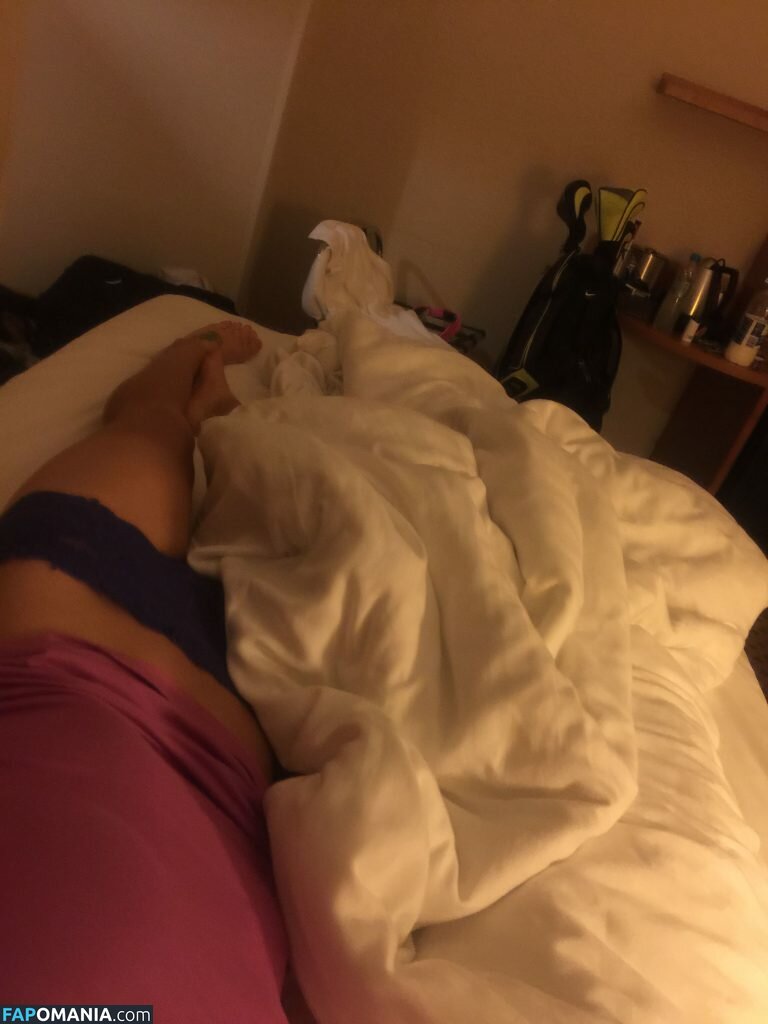 Carly Booth Nago Przeciekłe zdjęcie #55