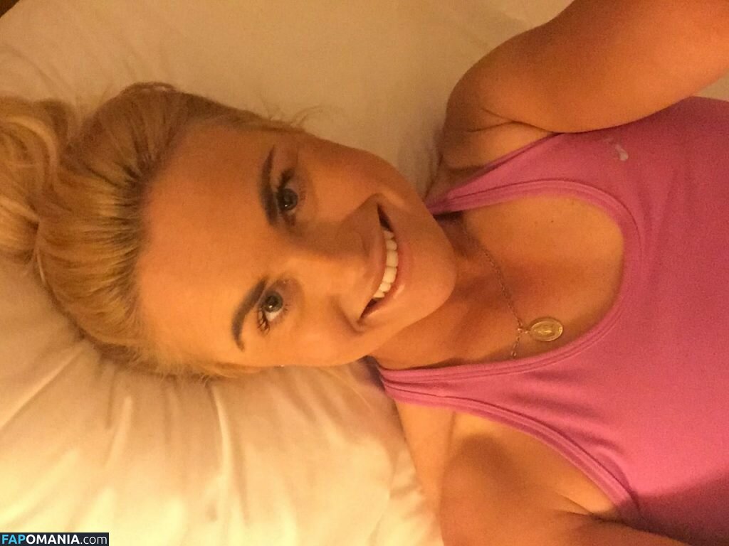 Carly Booth Nago Przeciekłe zdjęcie #58