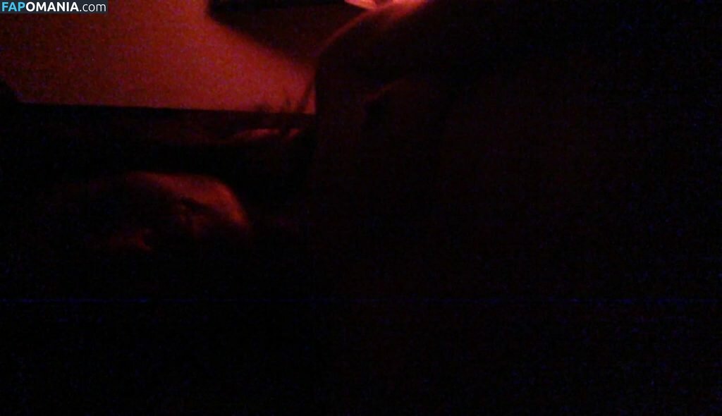 Carly Pope Nago Przeciekłe zdjęcie #8