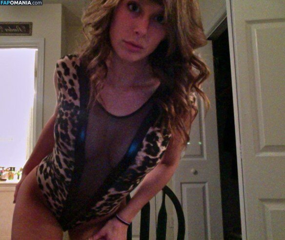 Carly Simmons Nago Przeciekłe zdjęcie #64