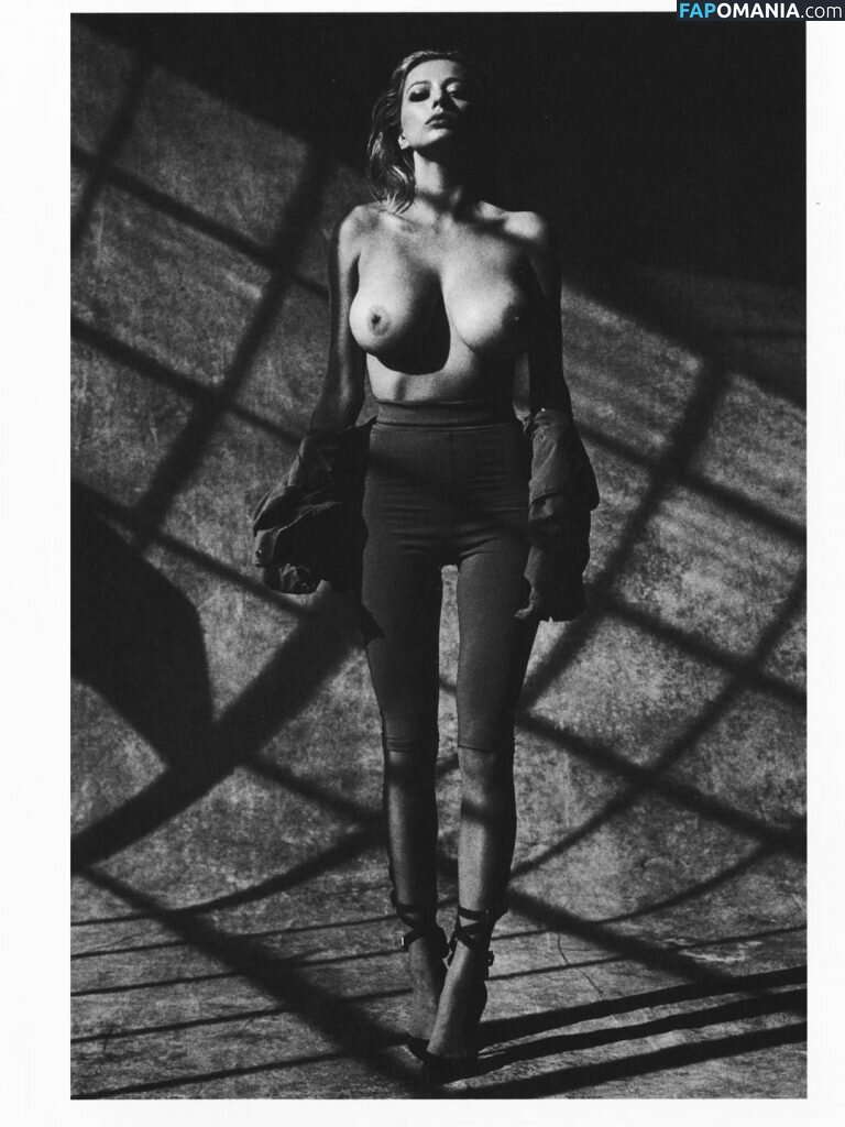 Caroline Vreeland Nago Przeciekłe zdjęcie #5