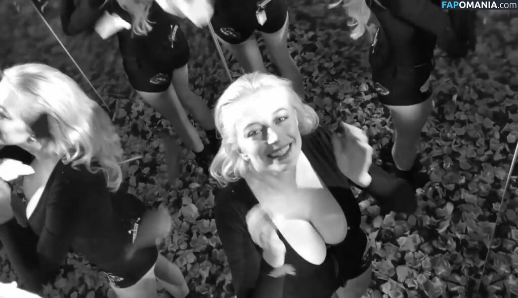 Caroline Vreeland Nago Przeciekłe zdjęcie #18