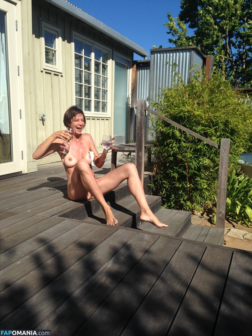 Catherine Bell Nago Przeciekłe zdjęcie #9