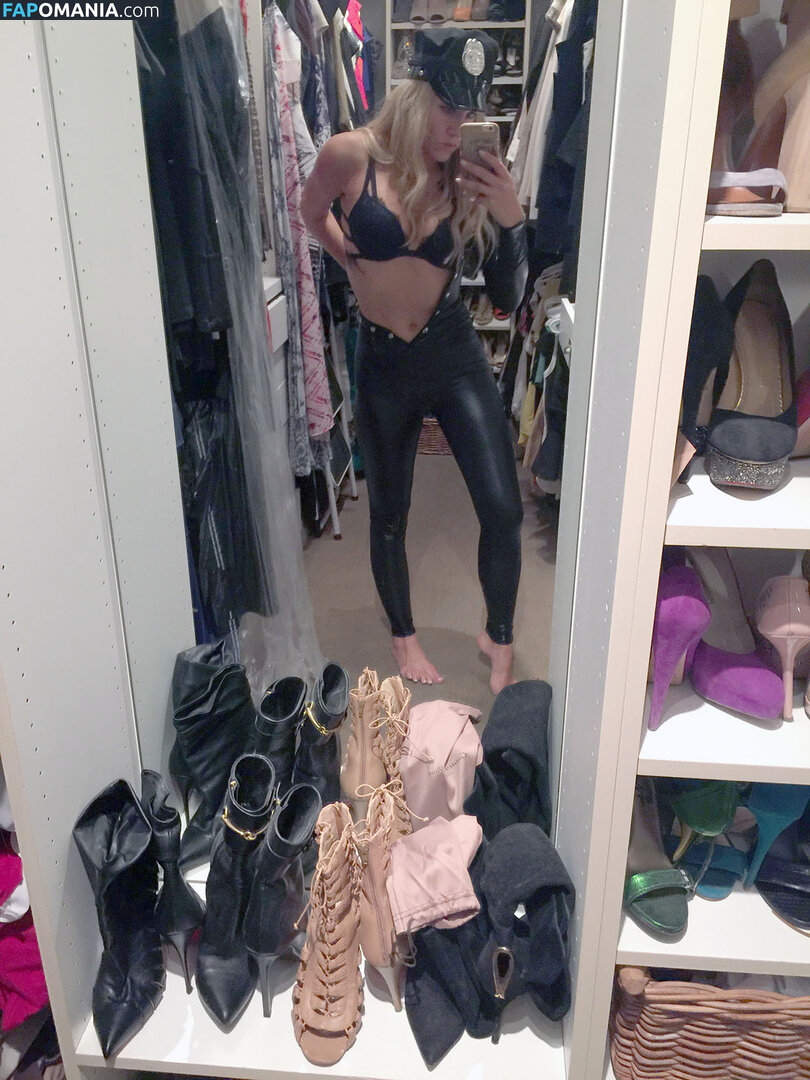 Charissa Thompson Nago Przeciekłe zdjęcie #36