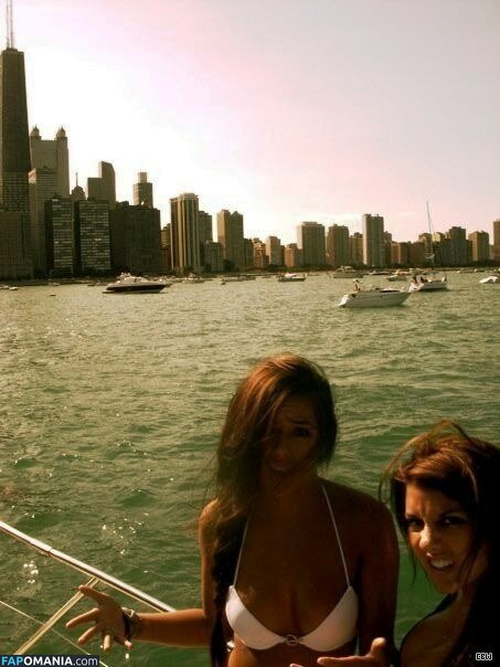 Chloe Bennett Nago Przeciekłe zdjęcie #6