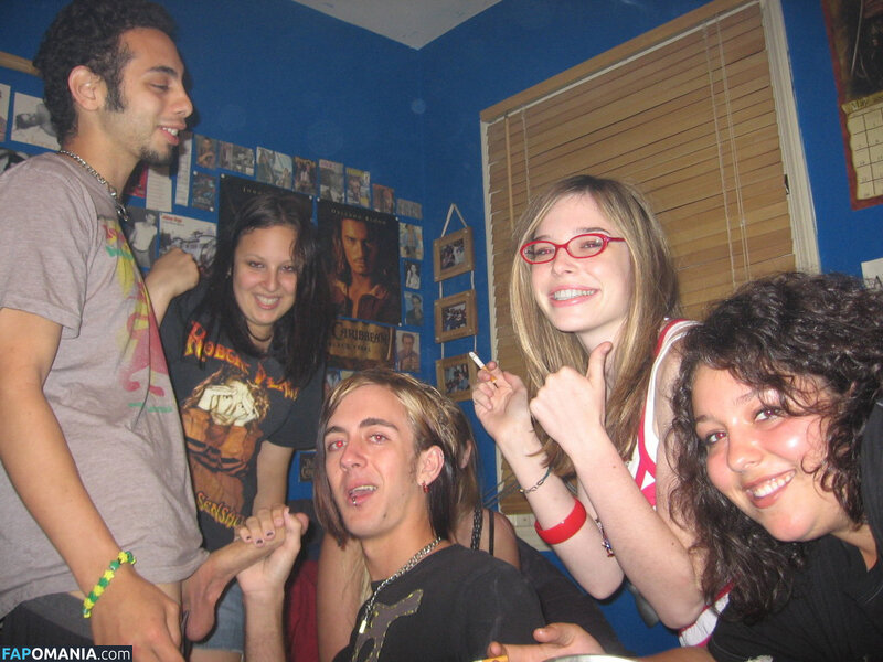 Chloe Dykstra Nago Przeciekłe zdjęcie #42