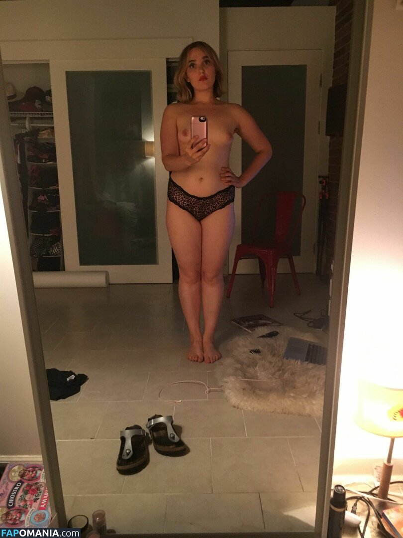 Chloe Fineman Nago Przeciekłe zdjęcie #18