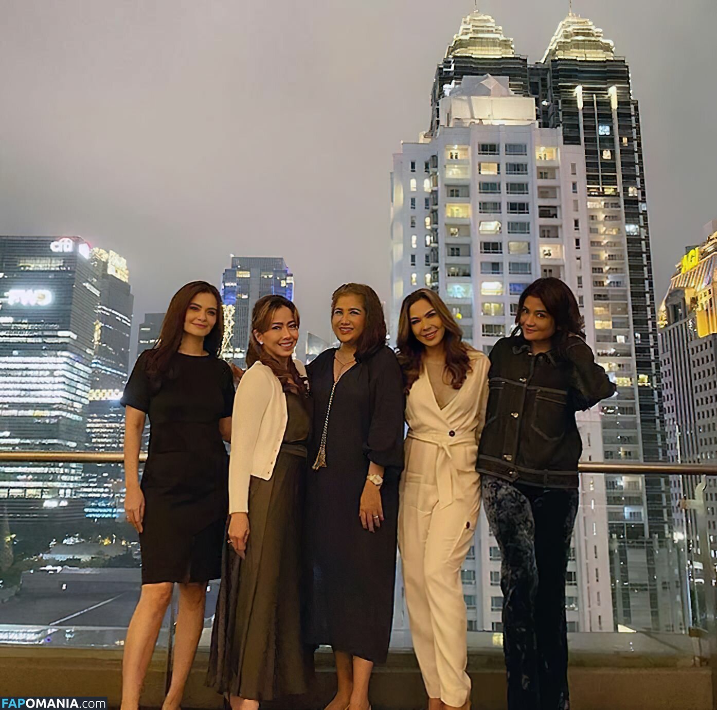 Cut Tari Nago Przeciekłe zdjęcie #73