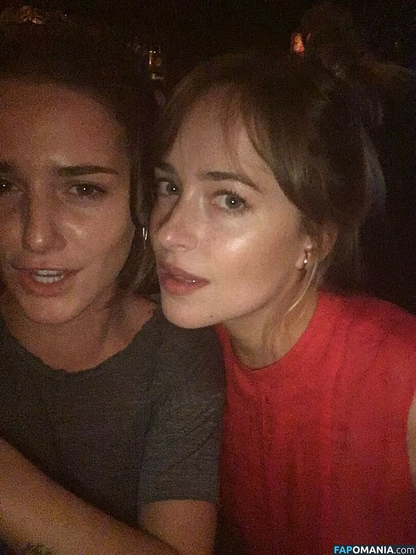 Dakota Johnson Nago Przeciekłe zdjęcie #5