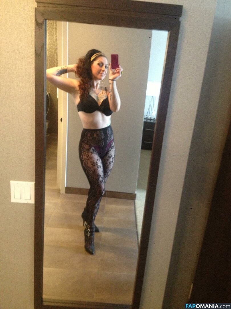 Danielle Colby Nago Przeciekłe zdjęcie #13