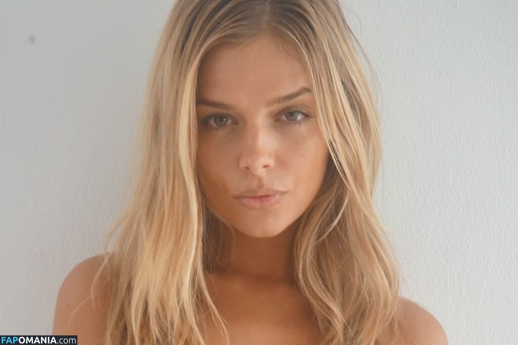 Danielle Knudson Nago Przeciekłe zdjęcie #202